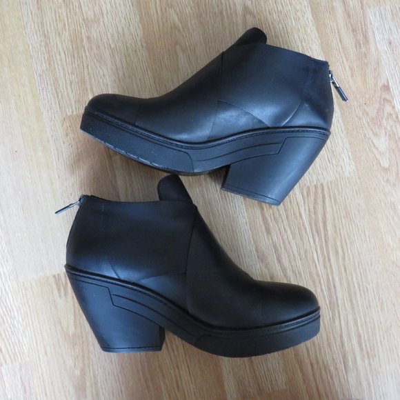 Eileen Fisher Women’s Black Leather Criss Cross Ankle Boots Clogs 7.5 - Picture 8 of 12